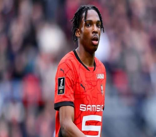 天空：切爾西開出的條件和利物浦相同，但雅凱改變了主意