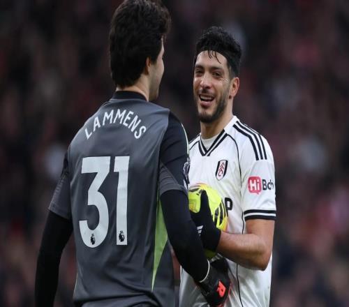 太陽報:拉門斯在丟點球后還祝賀希門尼斯,曼聯球迷感到疑惑