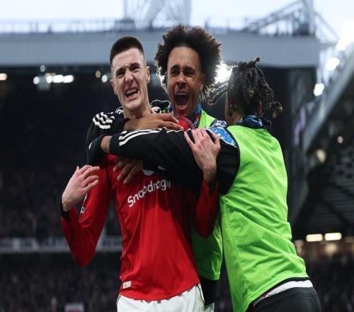 延續(xù)紀(jì)錄，曼聯(lián)英超主場半場領(lǐng)先的330場比賽仍保持不敗