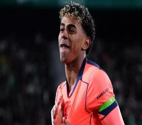 亞馬爾閃耀！巴薩浪費(fèi)10次機(jī)會(huì)仍3比1獲勝，領(lǐng)先皇馬4分穩(wěn)坐榜首