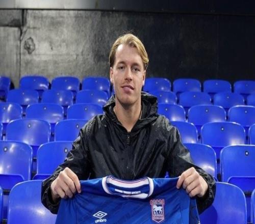 官方：切爾西19歲前鋒拉納姆租借加盟伊鎮，球員將加入U21隊