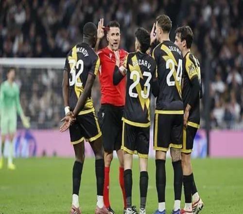 一戰3大爭議判罰！皇馬3次獲益，對手2人染紅，主裁壓哨判點