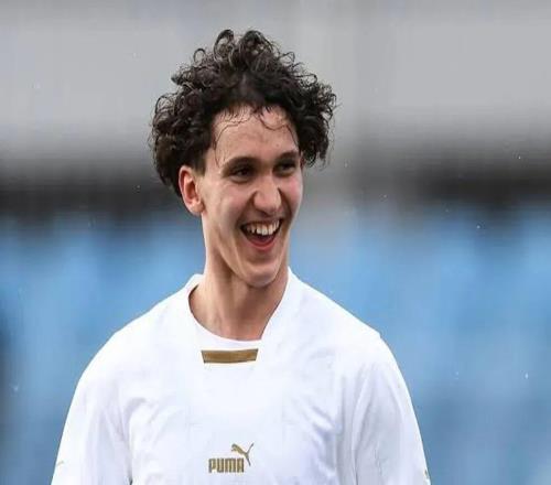 曼聯官宣壓哨賣第四人，巨頭叫停鐵閘交易！沒買人卻化身出租狂魔