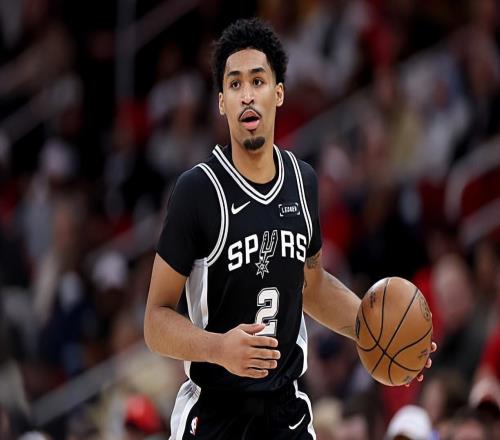 明明狀態(tài)相當(dāng)不錯(cuò)，結(jié)果馬刺在關(guān)鍵時(shí)刻卻沒(méi)有選擇讓他留在場(chǎng)上