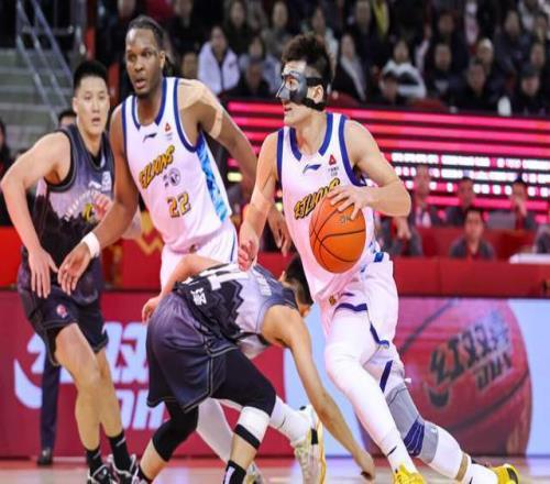 CBA最新排名！廣廈爆冷輸球第1不穩，上海雙喜臨門，黑馬卷土重來