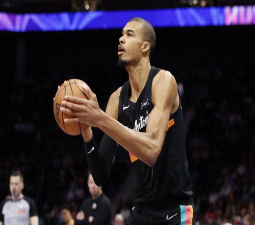 文班討論法國新生代內線崛起未來或能同時使用五名內線球員_NBA直播