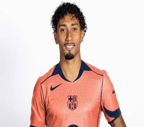 巴薩這件球衣究竟是什么顏色的