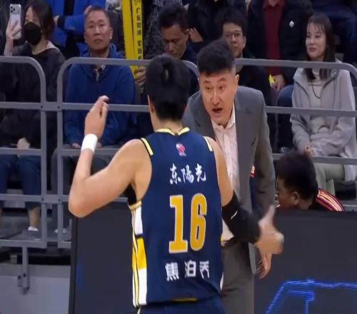 失望！廣東隊重磅引援，打8分鐘5犯下場球迷：杜鋒看走眼了