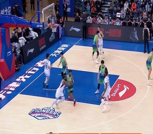 半場戰(zhàn)報山東男籃36：58落后天津，球隊無人得分上雙