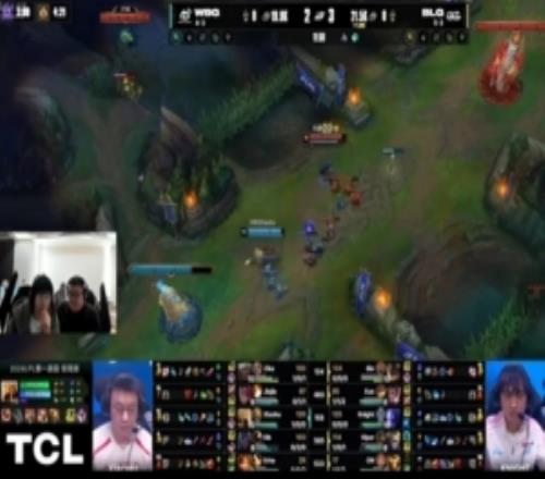 Tian：小虎這沙皇太坑了吧，他是不是飛錯方向了，怎么往兵上飛