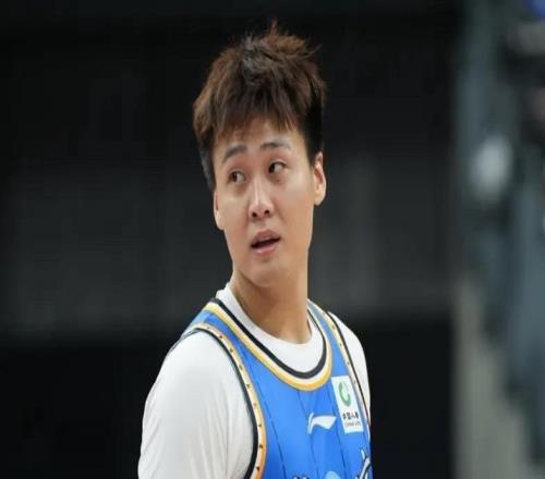 趙睿正式道歉，球迷并不原諒，將面臨被中國男籃淘汰