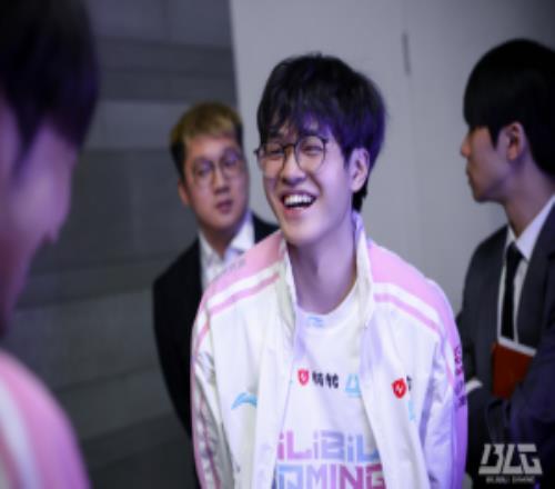 Xun賽后更博:今天打的還行啊,常規賽還剩一場,大家加油!