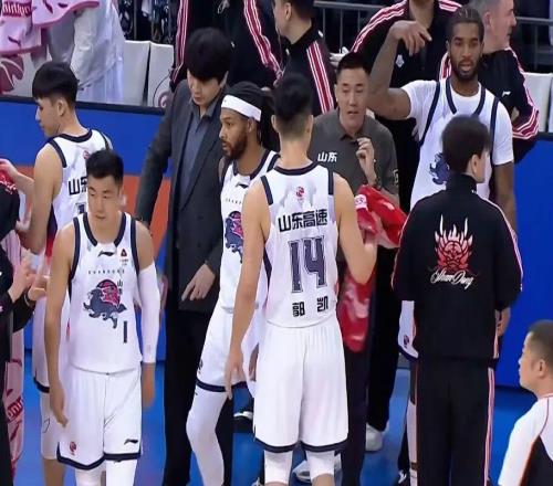 無緣22分逆轉,山東男籃5分惜敗不敵天津林庭謙25+7+6壓制高詩巖