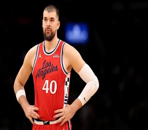 快船慘敗76人!倫納德空砍29分,4將齊爆,祖巴茨又崩,防守大空