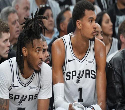 由于暴風雪，馬刺隊被困在夏洛特，與魔術(shù)隊的比賽將再次延期