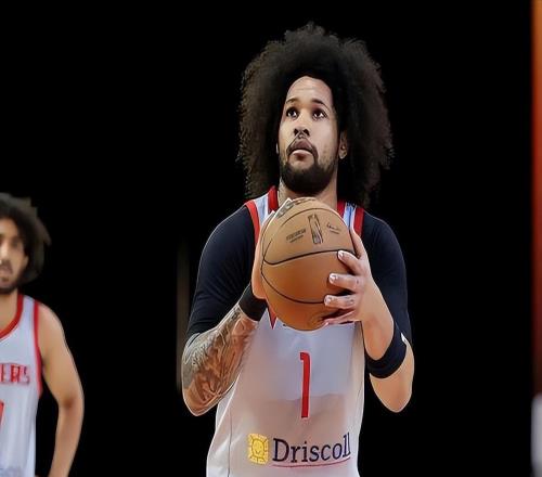 回到板凳席后效率反而提升了，火箭二隊之前對他的使用存在問題