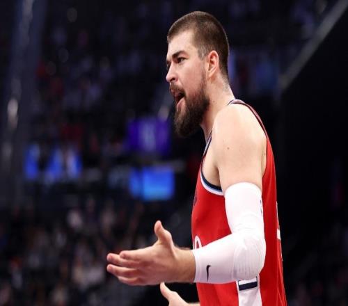 快船113128不敵76人球員評價：5人優秀，洛佩斯及格，4人低迷