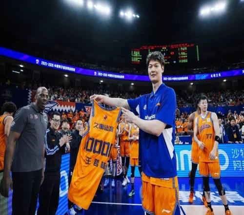 上海眾將評王哲林:他表示只要球隊贏球,首發還是替補都可以