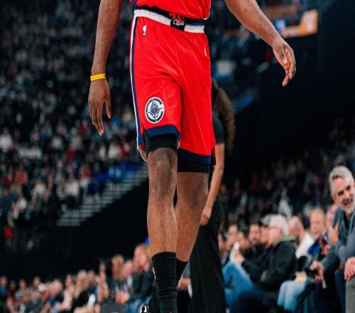 記者：哈登將森林狼和老鷹視為心儀下家，但兩隊對哈登均無意