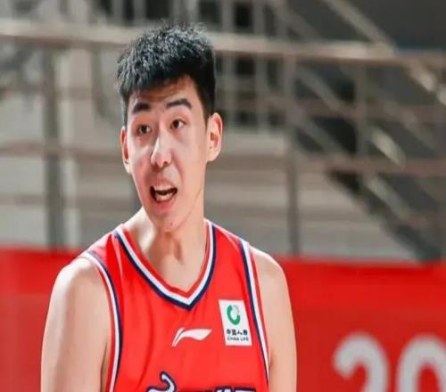 合砍39分！郭艾倫徐昕打成廣州內(nèi)外支柱，配合流暢但其余球員太拉