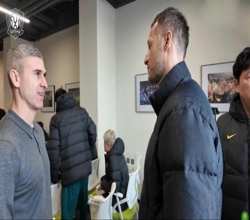 國安抵達曼谷蒙哥馬利打造御林鐵軍！三鎮(zhèn)引巴西悍腰鄭龍當教練