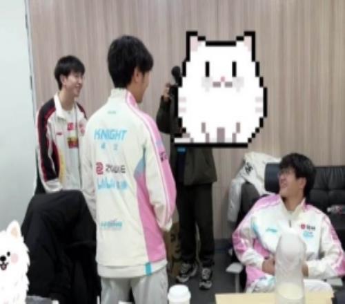 BLG更新視頻：掉落一個前兩天賽前的好朋友Elk串門環(huán)節(jié)