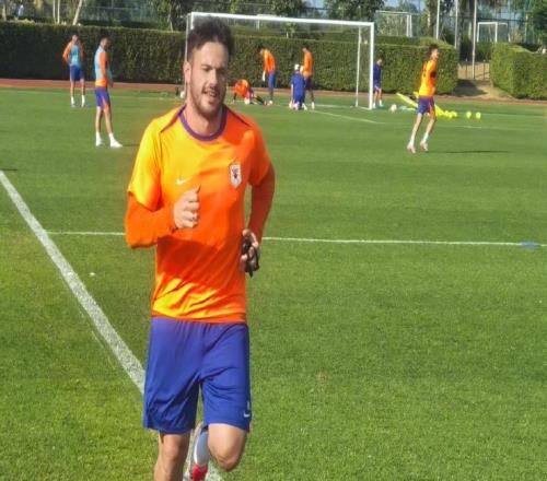 中超泰山轉戰(zhàn)廣州繼續(xù)冬訓，外援中衛(wèi)有望近期到位