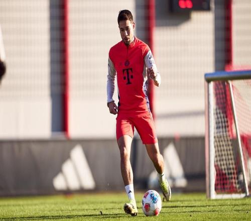 圖片報：格雷羅恢復訓練并有機會出戰霍村，萊默爾尚未參加