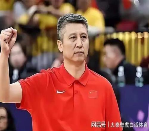 郭士強(qiáng)有魄力！中國(guó)男籃官宣21人名單：趙睿胡金秋領(lǐng)銜，周琦落選