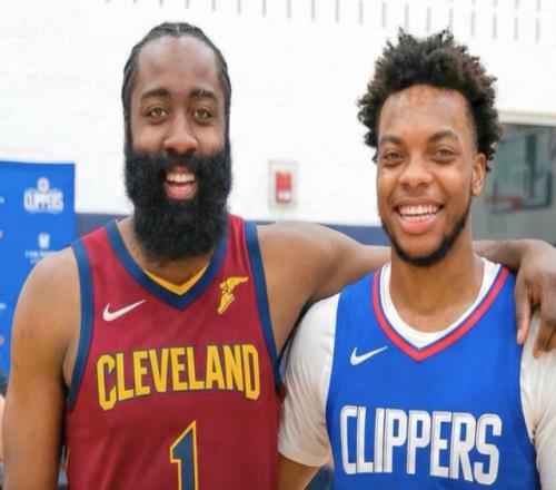 曝哈登主動提出離隊想法！因續約問題想被交易快船對此十分震驚