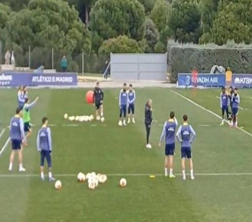 世體：盧克曼參加了馬競訓練，并在陣容測試中擔任左邊鋒