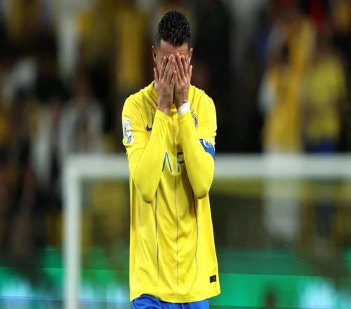 第3次罷賽逼宮,C羅考慮逃離沙特,曼聯(lián)率先表態(tài):不會(huì)再簽他