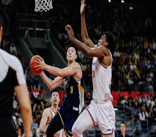 40分慘敗后又輸了10分！廣東慘遭上海雙殺：杜鋒恐裁掉薩林杰