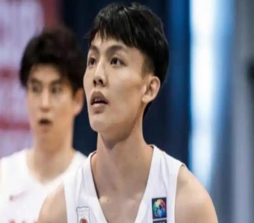 官宣！中國(guó)男籃大名單出爐，廣東三人入選，周琦缺席，龐崢麟驚喜