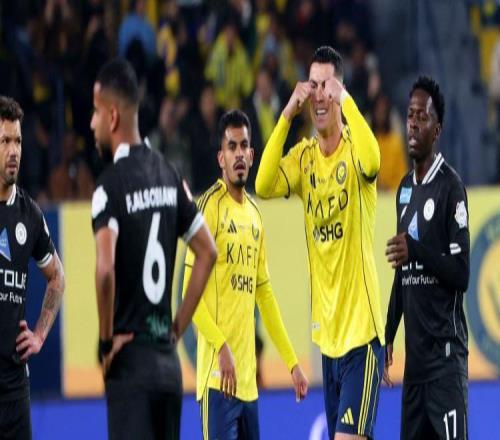 C羅年年四大皆空因?yàn)樽约和虾笸?！他卻怪沙特大佬阻止主隊(duì)補(bǔ)強(qiáng)！