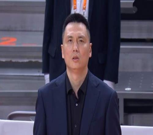 上海男籃雙殺廣東，懷特塞德28+13內線碾壓張鎮麟23分杜鋒沒招