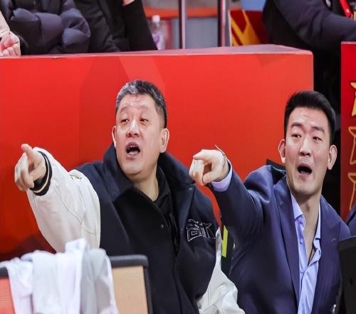 郁悶！孫銘徽家人與安保沖突！布朗瘋狂出手26次，決戰(zhàn)三分打鐵！