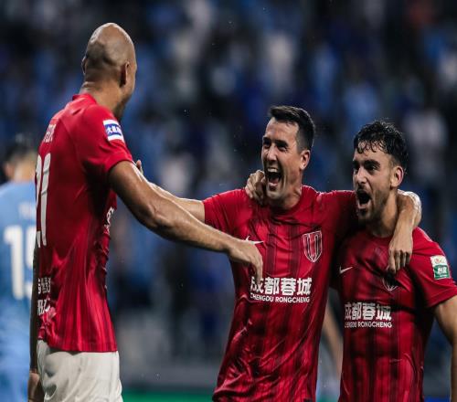 1米92鐵衛(wèi)飛抵！歐冠對(duì)位姆巴佩！成都蓉城補(bǔ)齊爭(zhēng)冠最后一塊拼圖