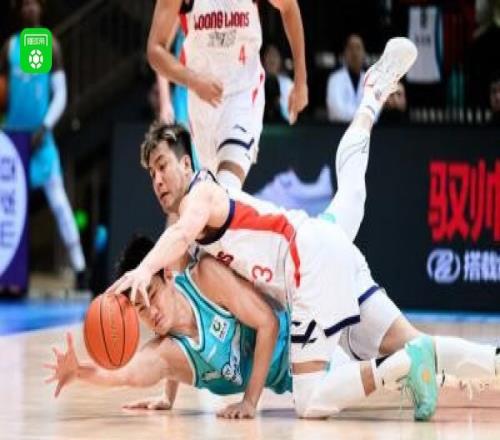 青島8881險(xiǎn)勝?gòu)V州，郭艾倫25+6，段昂君24分