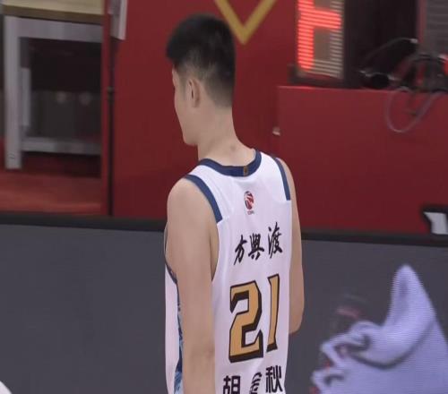 打爆胡金秋！廣東昔日“硬漢”掀翻廣廈豪陣，或被朱芳雨簽下