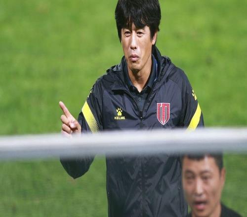 中超很多球隊(duì)在扣分壓力下，引援速度加快了但有一些已經(jīng)躺平了