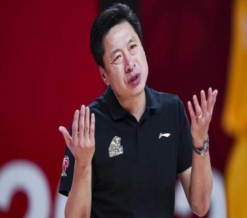 先輸黑馬又遭豪門雙殺，就這還想奪冠杜鋒快下課吧，新帥或是他