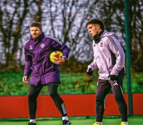 曼聯今夏愿3000萬賣烏加特！拉爵因他改變轉會策略，清洗名單6人