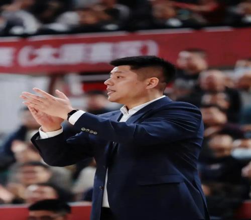 斷崖式下滑！CBA三分王成鐵匠，四年頂薪合同