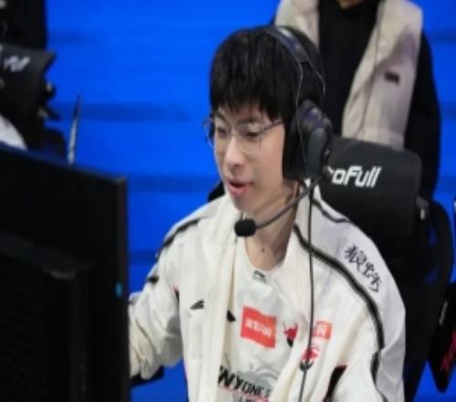 Hope：BLG是一直比較喜歡打下野的隊(duì)伍，要小心他們的越塔