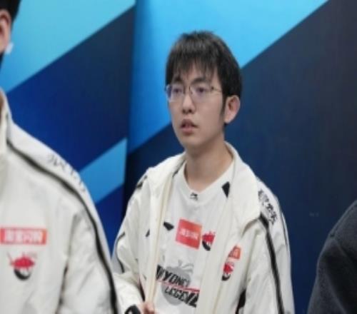 AL發布戰勝WBG賽后返圖：步履生風