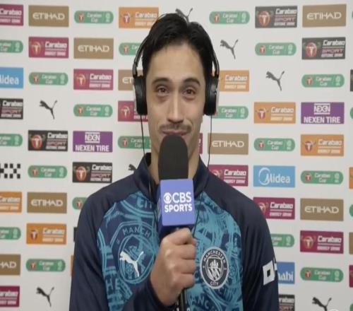 賴因德斯：淤青是在歐冠相撞留下的，好在老婆對(duì)我還是很滿意