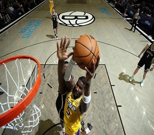 被籃網替補中鋒狂搶前場籃板，湖人內線支柱太容易被情緒影響了