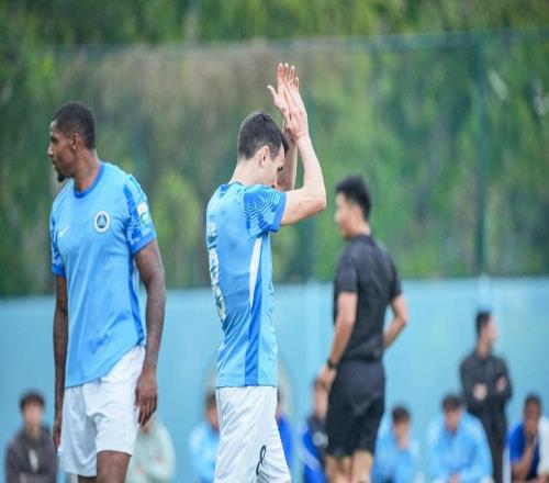 1米90、黑又硬！法媒名記爆料：前切爾西悍將，將簽約山東泰山！