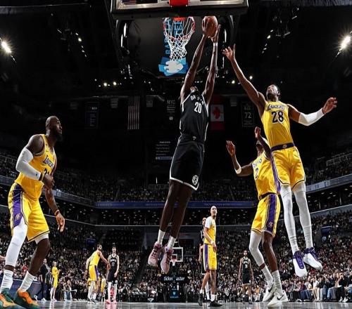 慘敗中的最大亮點！籃網替補中鋒簡直是打爆了湖人內線